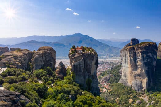 Comment-acheter-un-terrain-en-Grèce---AdobeStock_290983757