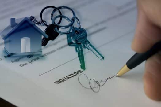 Je veux acheter un bien immobilier en Grèce, suis-je obligé de me dépasser - pixabay - sale-g18f77f76e_1280