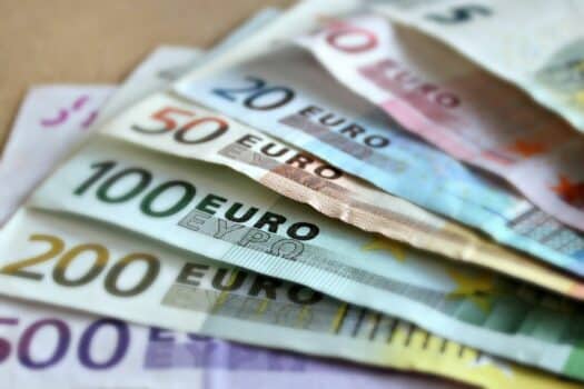 Plus de paiements en espèces pour les biens immobiliers en Grèce - canva
