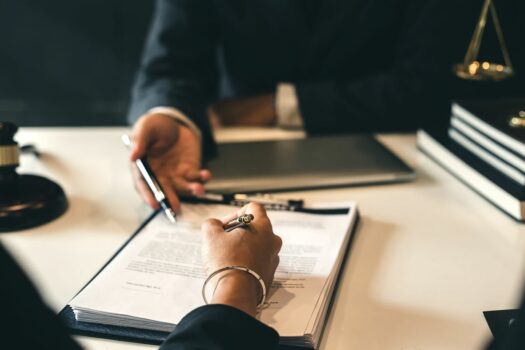 Maîtriser le contrat de vente immobilier en Grèce, l'Agoras Symvolaio